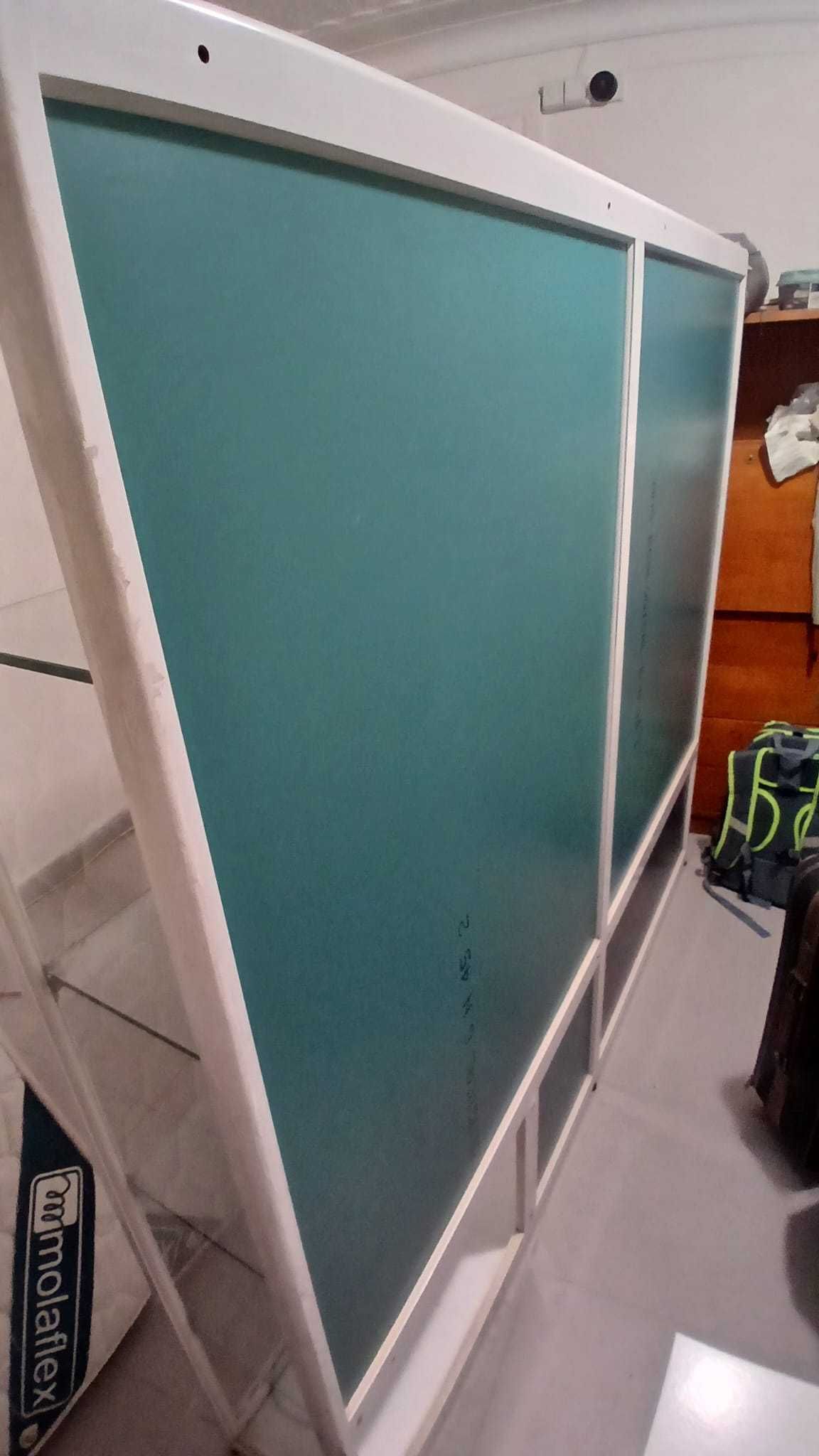 Vitrine de chão ou parede