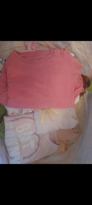 Lote de roupa de criança 12-24 meses