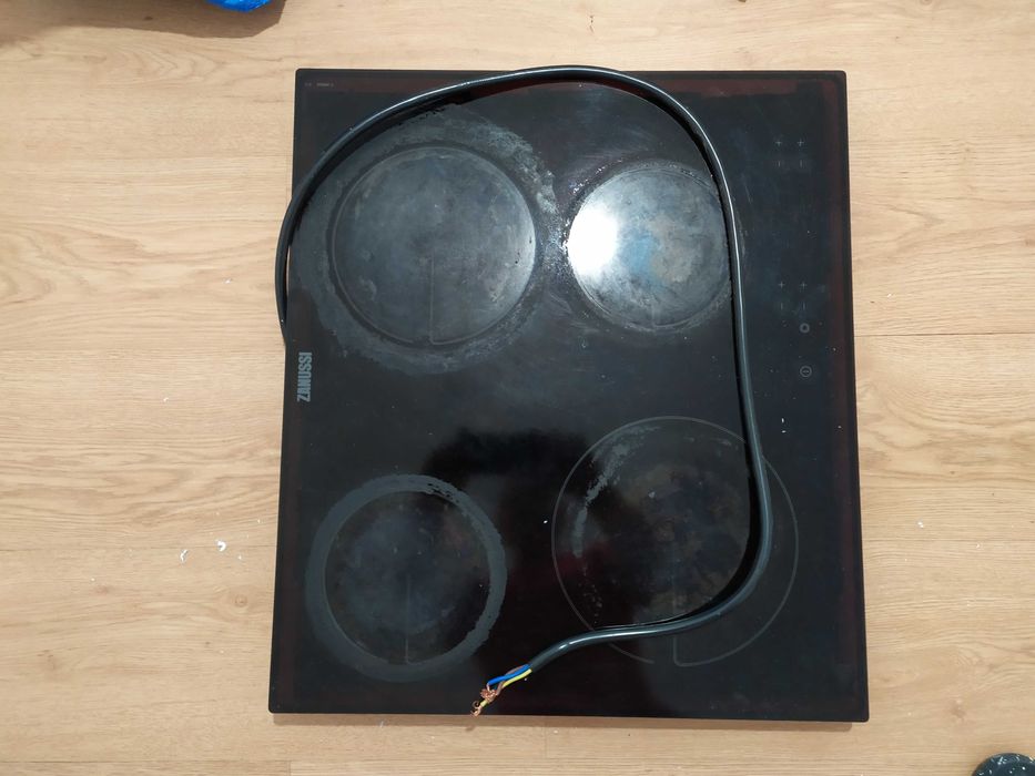 Vendo placa elétrica  Zanussi  4  zonas usada 75 euros