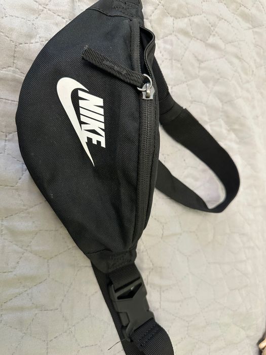 Сумка- бананка  NIKE