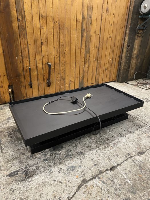 Stół wibracyjny do zageszczania betonu