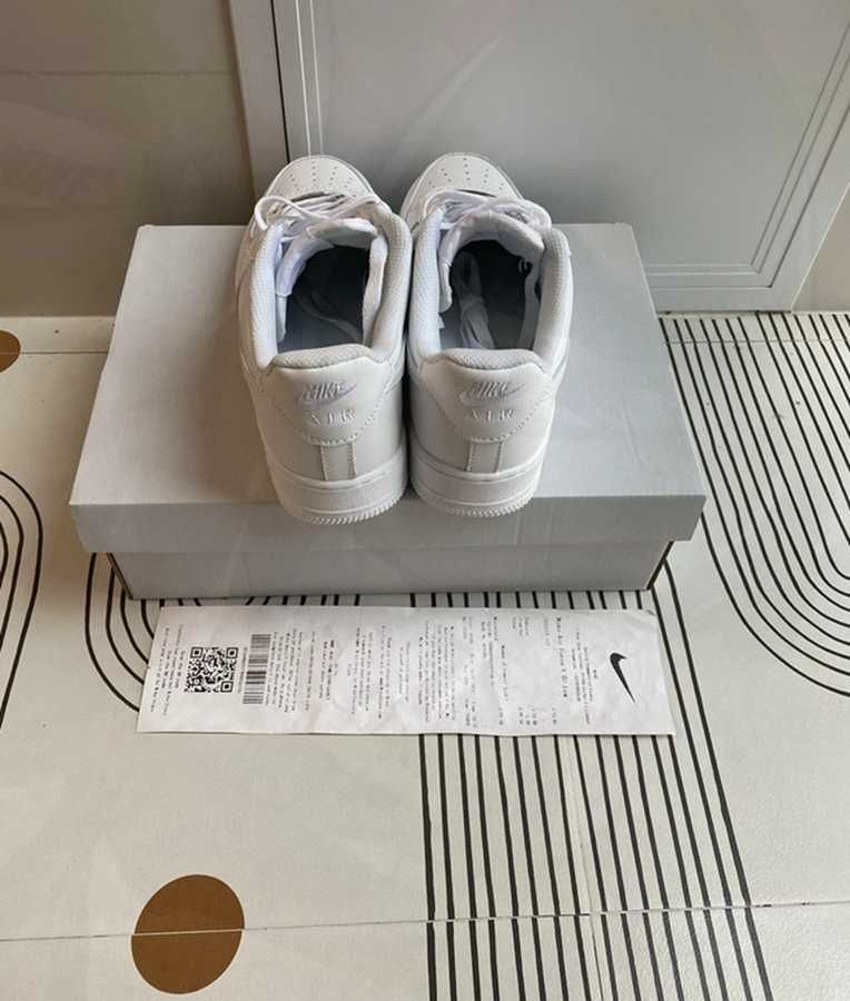 Damskie tenisówki Nike Air Force 1 '07 w rozmiarze 40