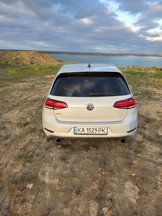 Гольф 7.5 GTI 2018 року