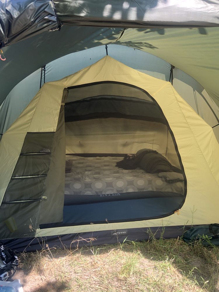 Палатка Terra Incognita Camp 4 как новая (цена новой больше 10 тыс.)