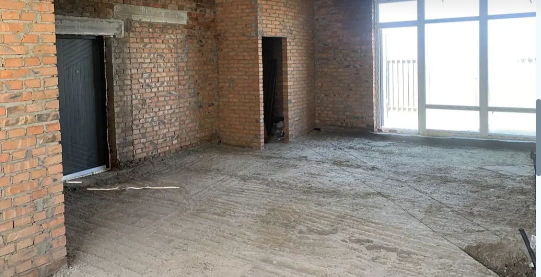 Продаж котеджу з власним двором і мангалом