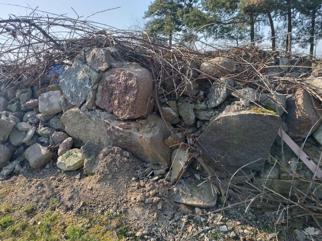 Kamienie łupane na ogrodzenie