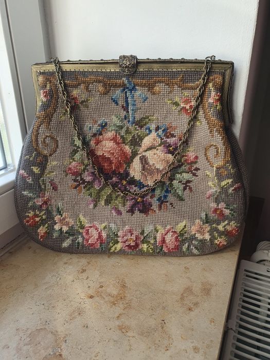 Do zaoferowania piękna torebka lata 40 PRL