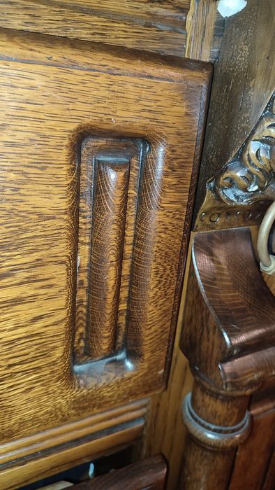 Piękna olbrzymia komoda.