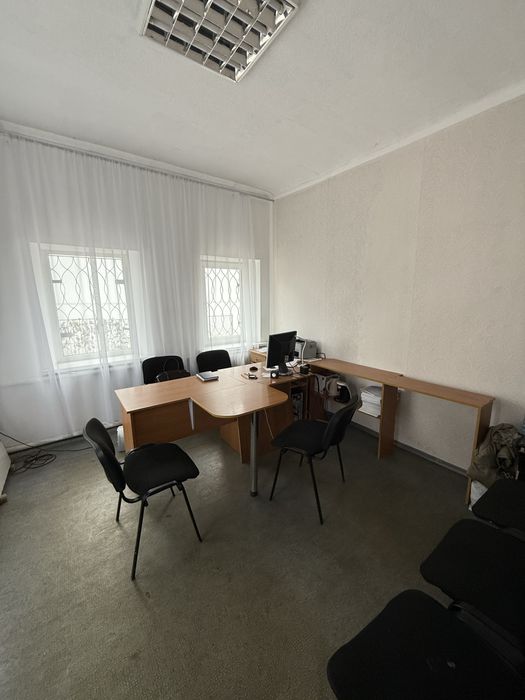 Продам офісне приміщення , червона  лінія!