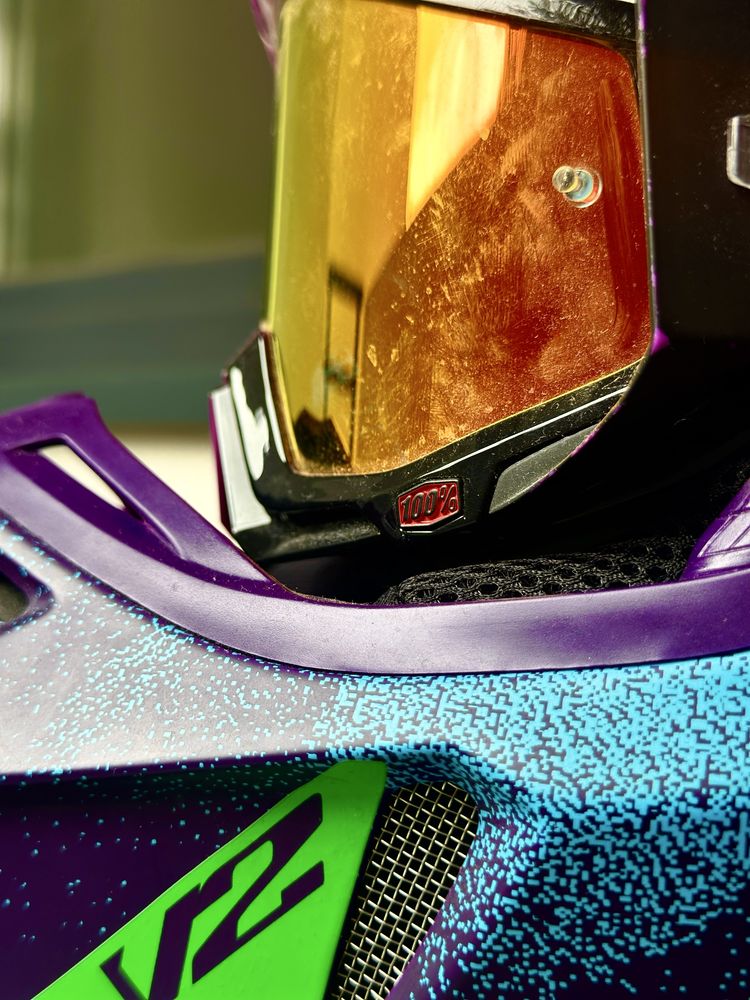 Kask fox v2 limted edition + gogle 100%