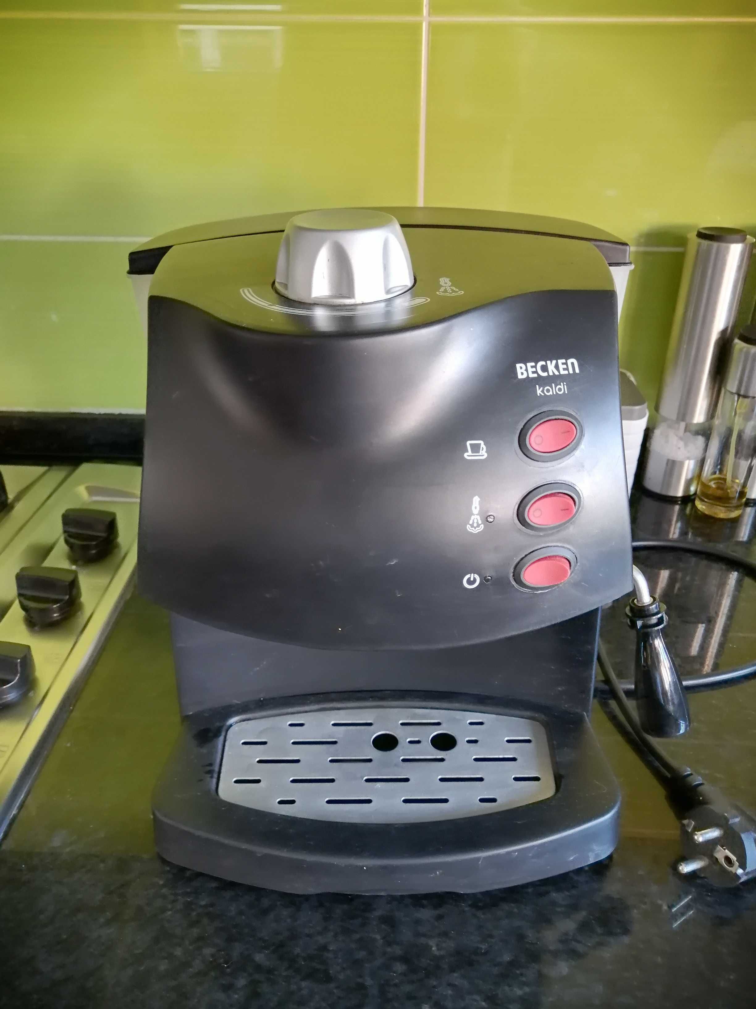 Maquina de café de manipulo Becken Kaldi com vapor de agua quente