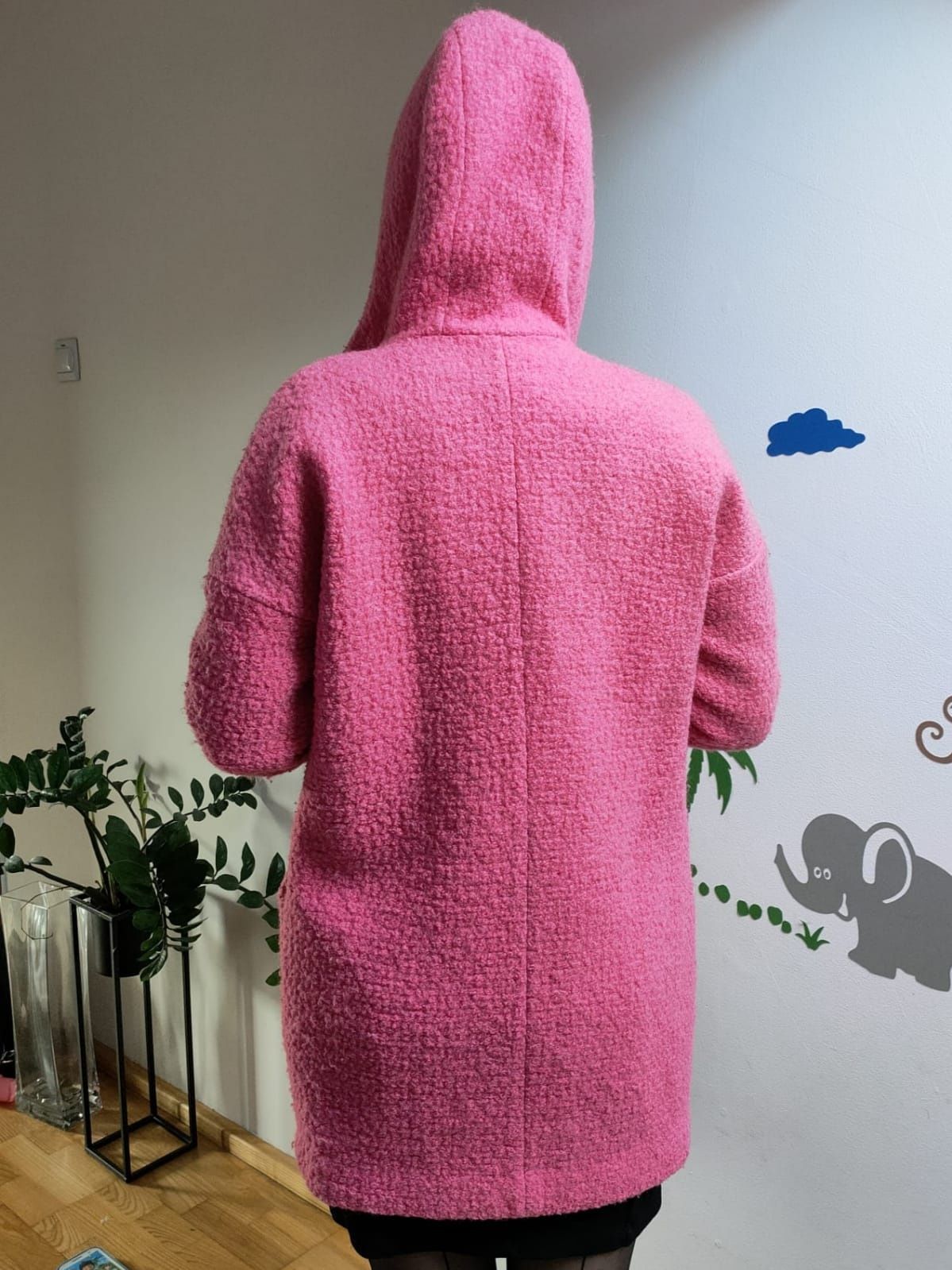 Różowy barankowy wełniany wełna płaszcz prosty z kapturem reserved S 3