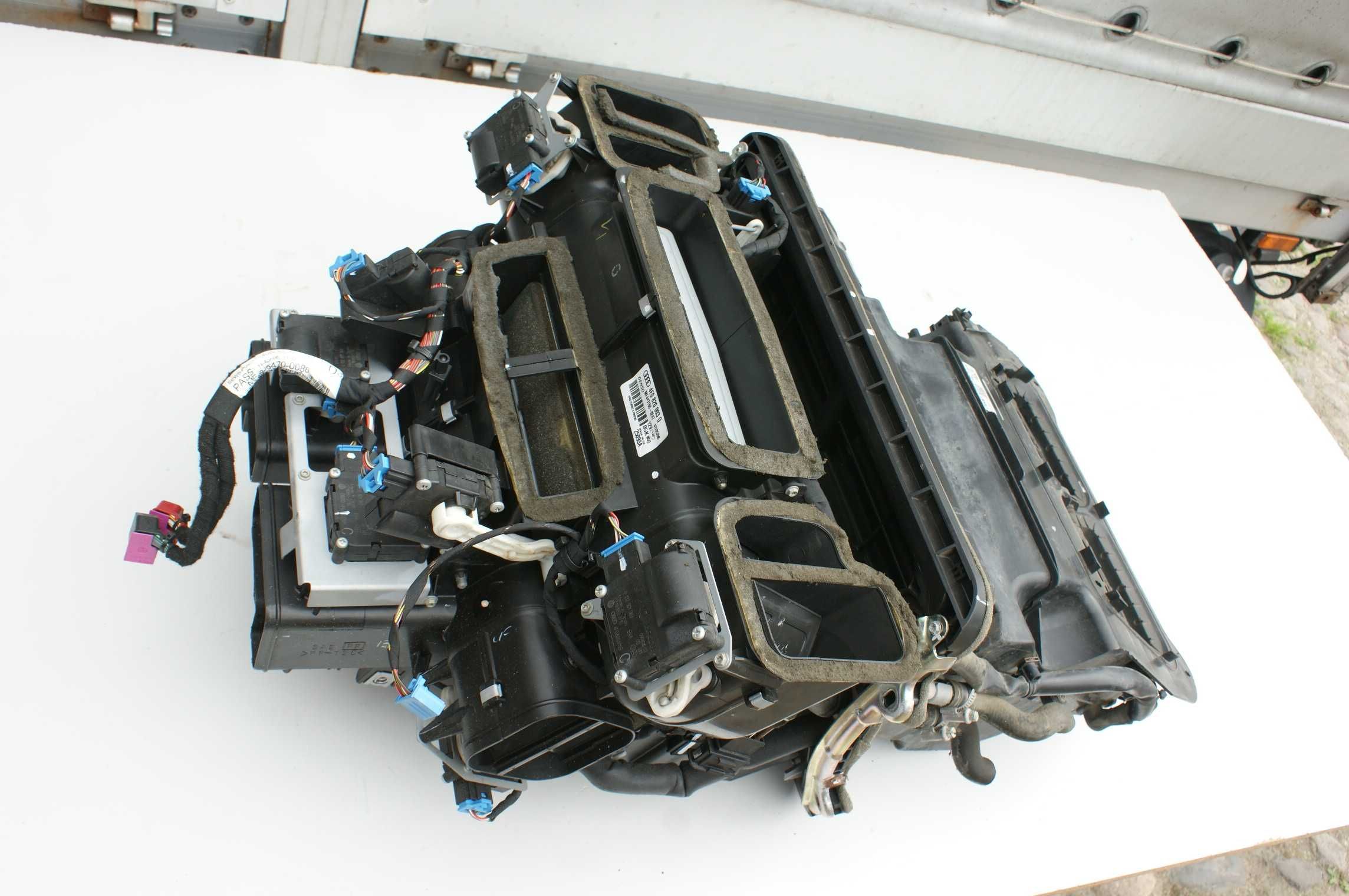 Audi A8 S8 D3 Lift Nagrzewnica Wentylator Dmuchawa Komplet
