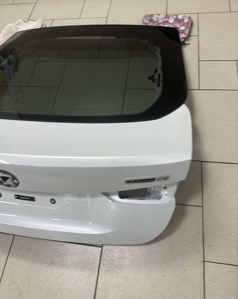 BMW I4 G26 кришка багажника у кольорі А96 бмв і4 г26