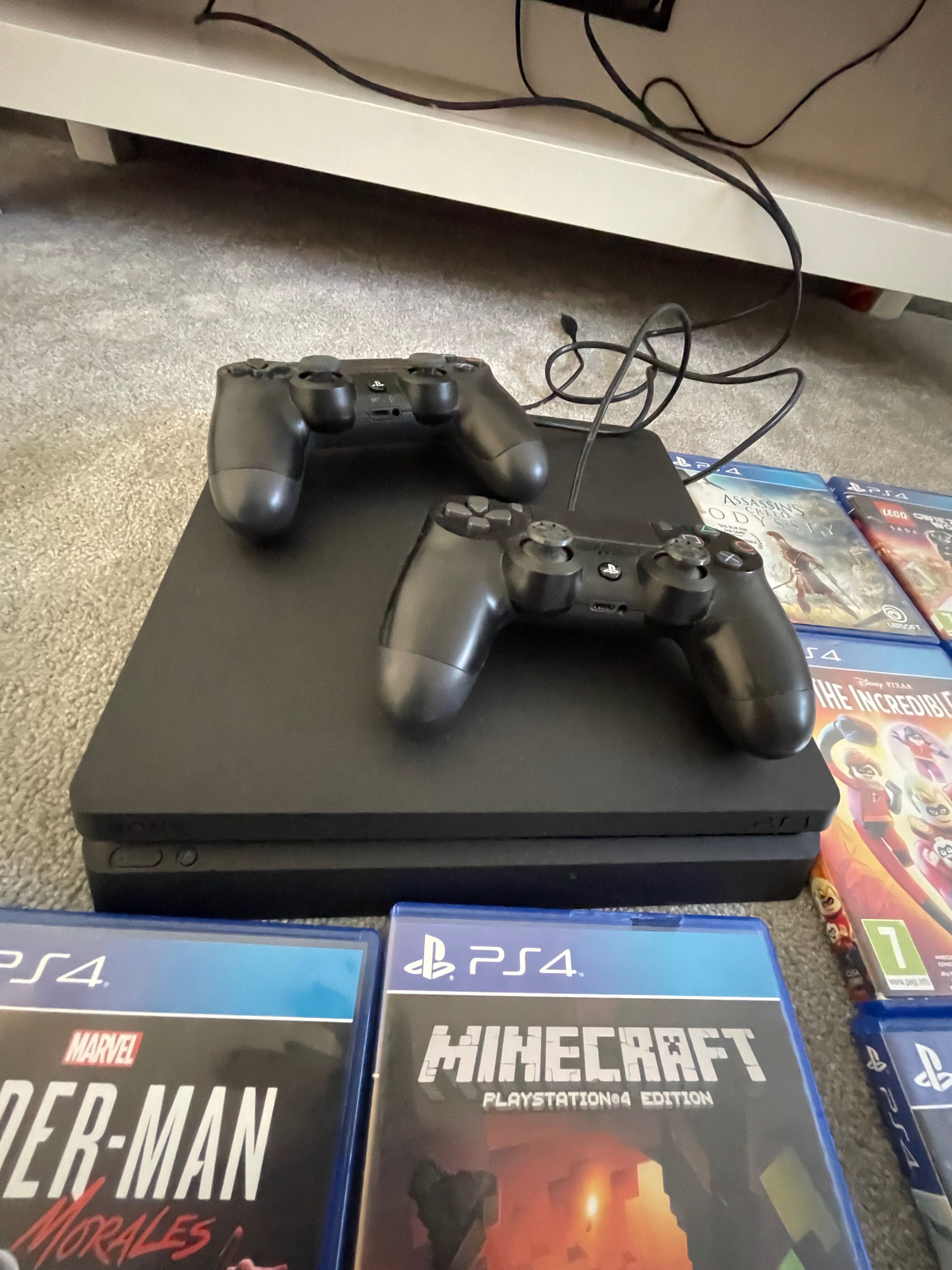 PS4 mini 1TB + gry