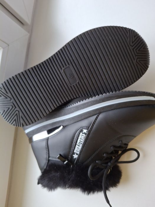 Botki, sneakersy czarne