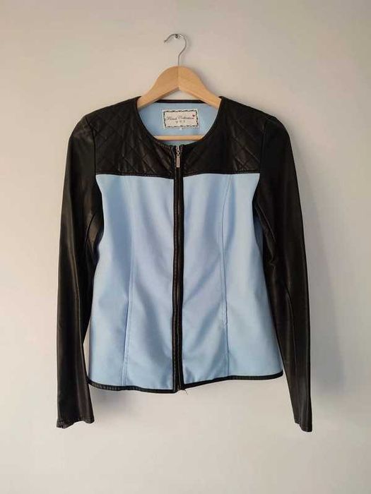 Niebieska marynarka z elementami z imitacji skóry