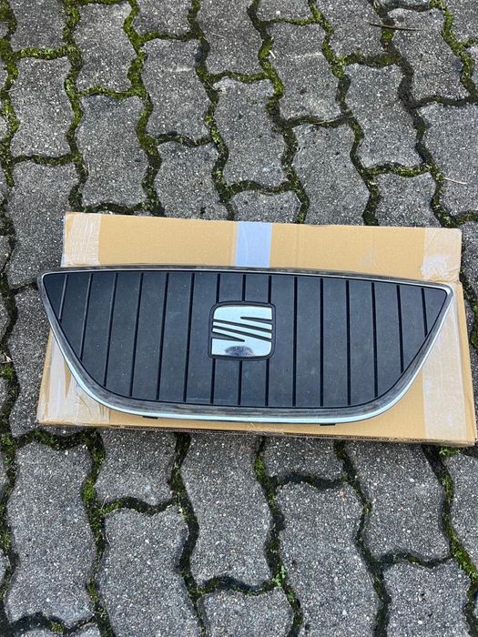 Grelha Seat Ibiza 6J