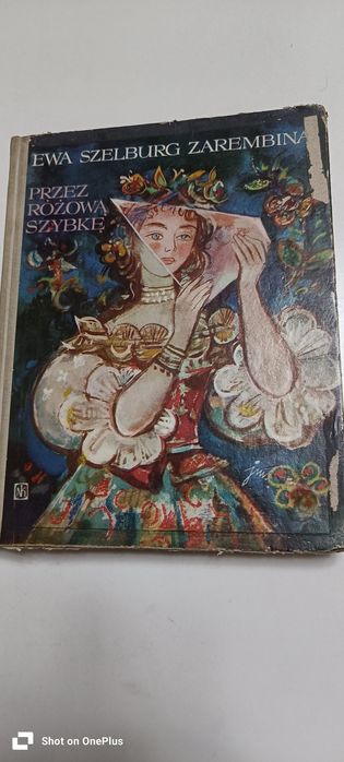 Książka przez różową szybkę Ewa szelburg zarembina