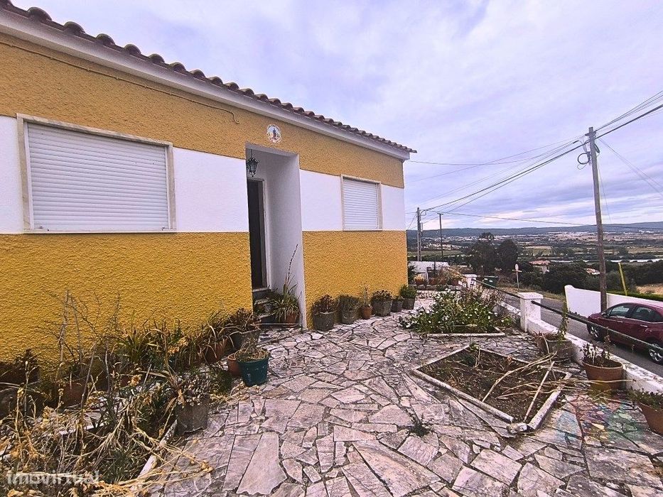 Moradia T3 com terreno com vista para o Tejo