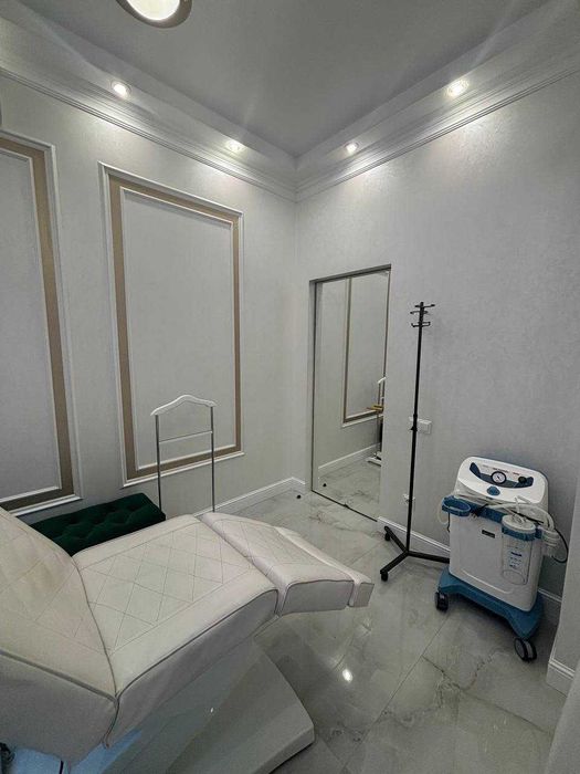 Косметологічна клініка з меблями на Печерську в ЖК KADORR