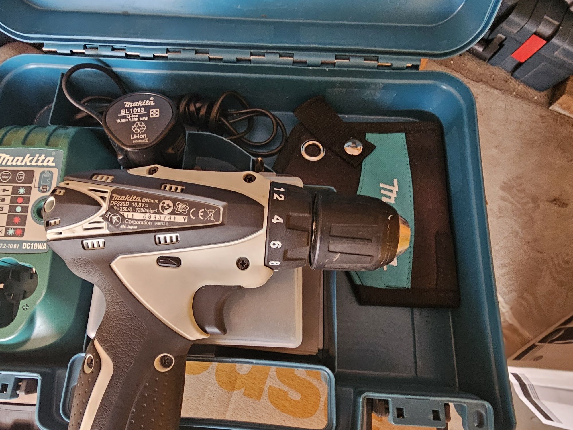 Шуруповерт аккумуляторный Makita DF330DWE