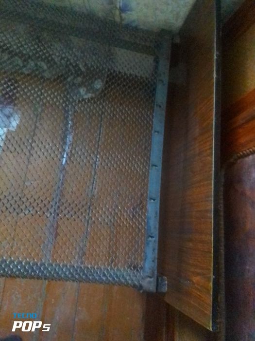 Продам кровать на сетке