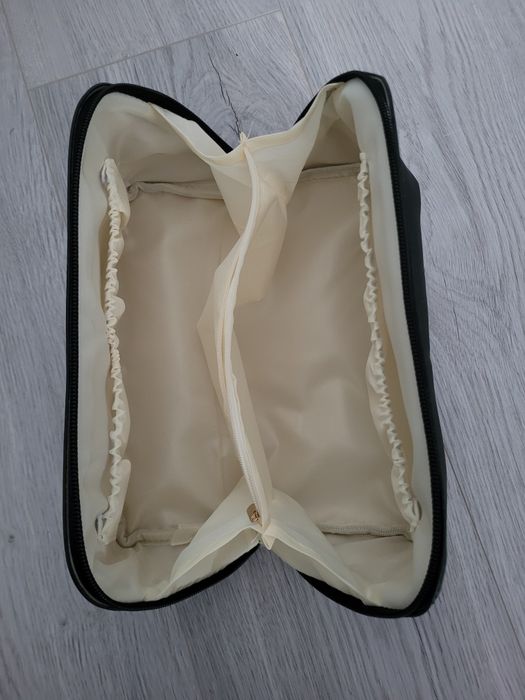 Kosmetyczka Rose of no man's land NOWA