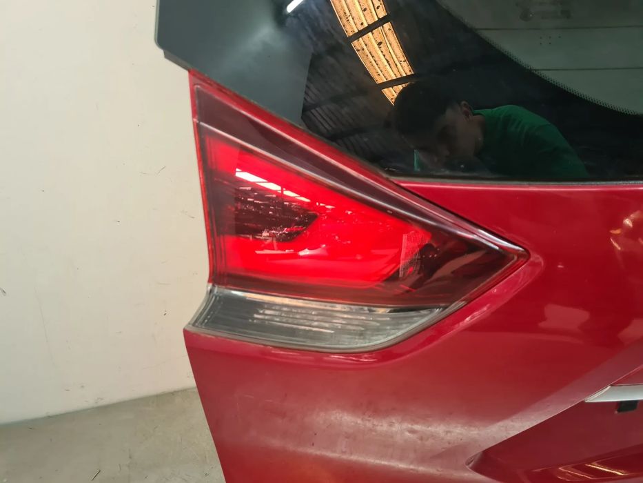 Farolim da mala esquerdo NISSAN X-Trail (T32)