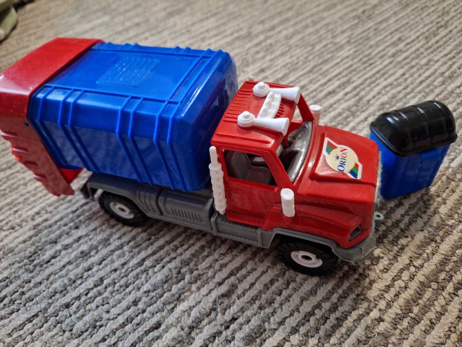 Іграшка машина "Сміттевоз".