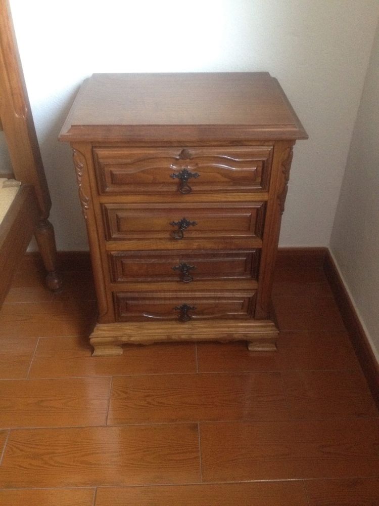 Mobília de quarto de casal em excelente estado