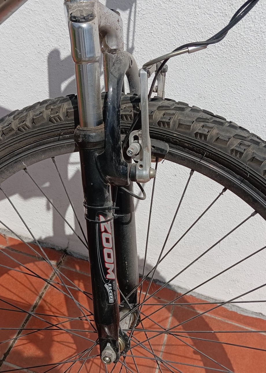 Bicicleta em alumínio roda 26