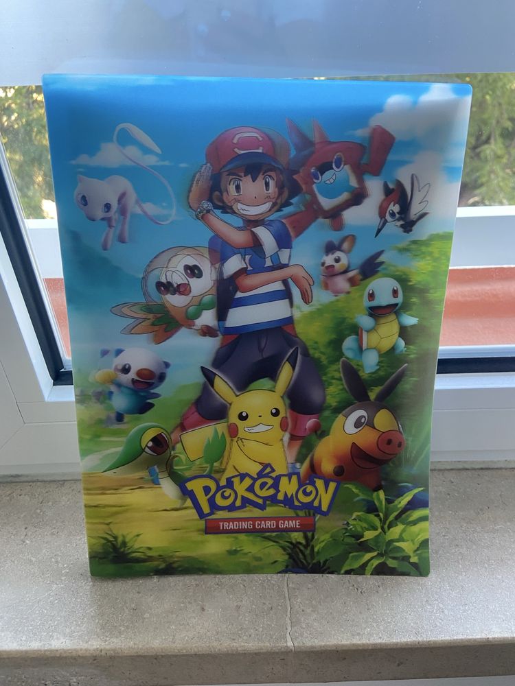 Caixas e cartas pokemon muito variada