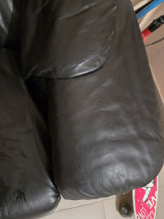Продам кожаний диван