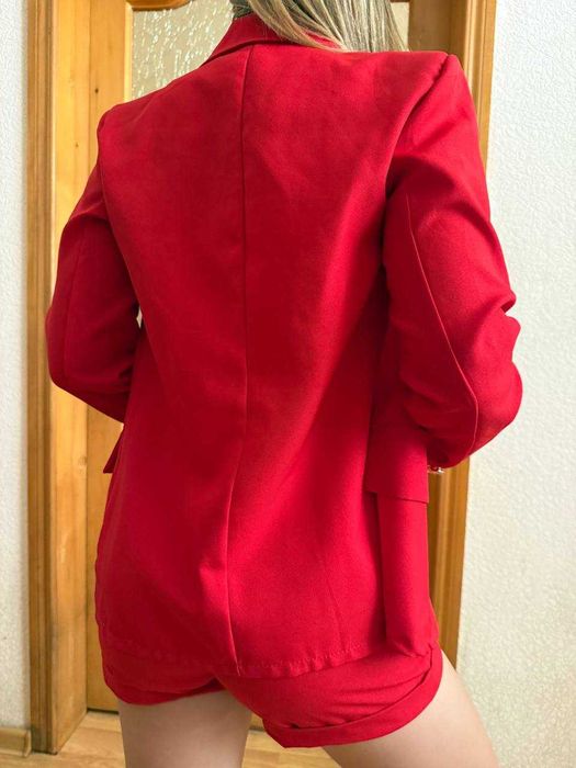 Стильний жіночий костюм -жакет і шорти