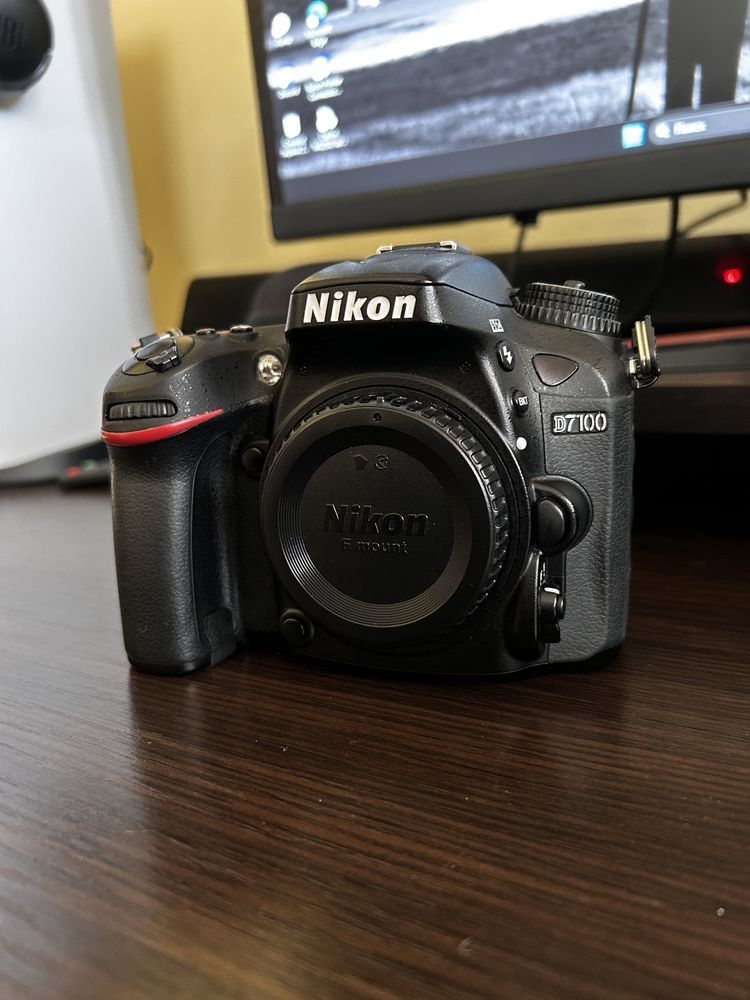 Zestaw Nikon D7100 z obiektywami