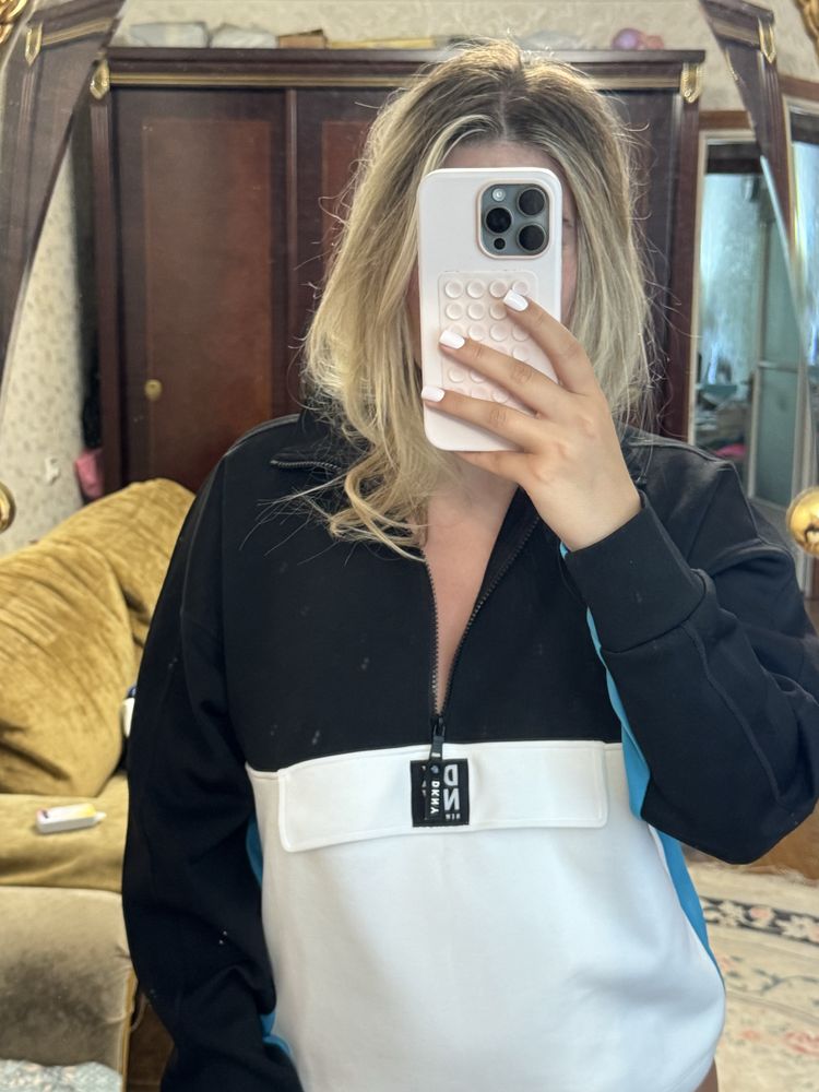 Кофтинка DKNY на змійці