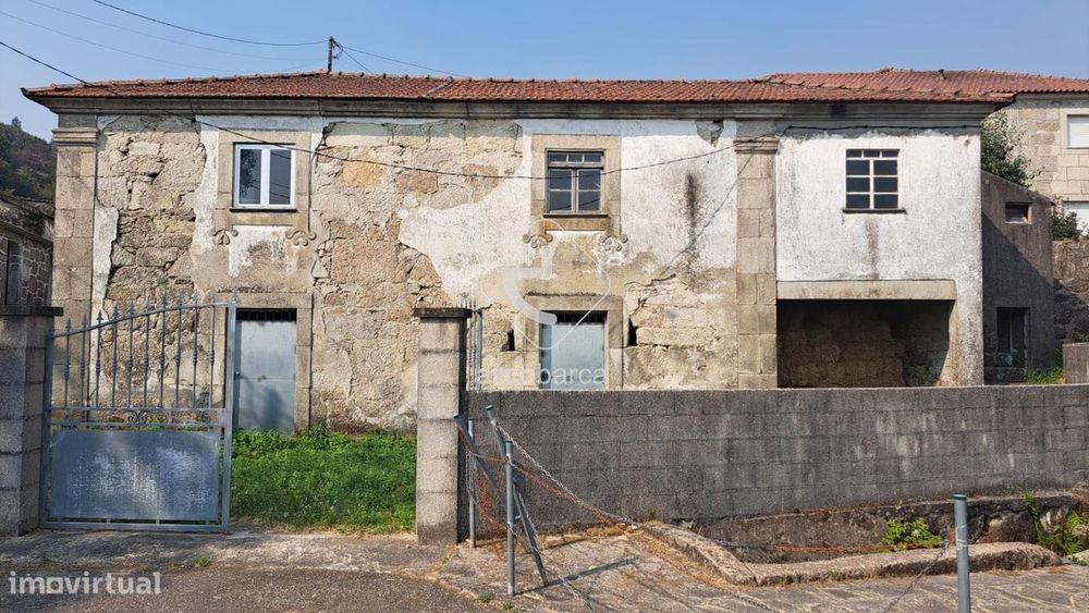 Moradia em  Pedra para reabilitar- 3 Artigos Urbanos- Travassos de Sen