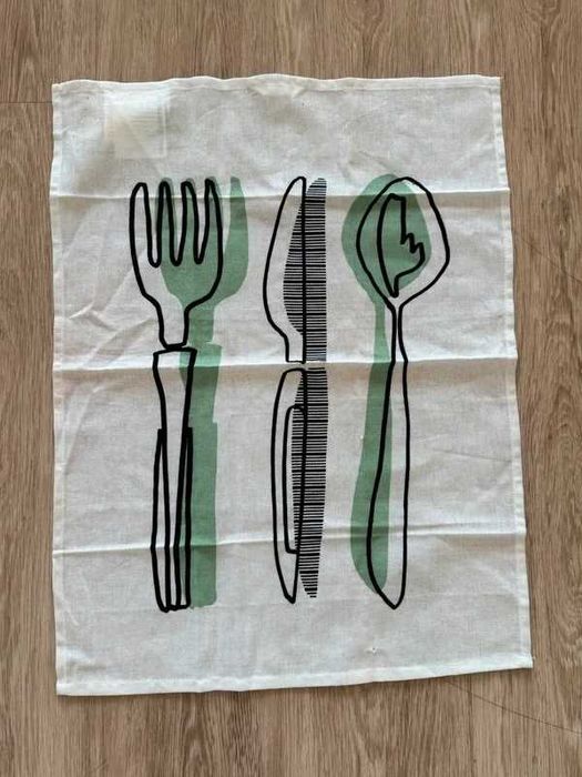 Biały ręcznik kuchenny ze sztućcami, Ikea