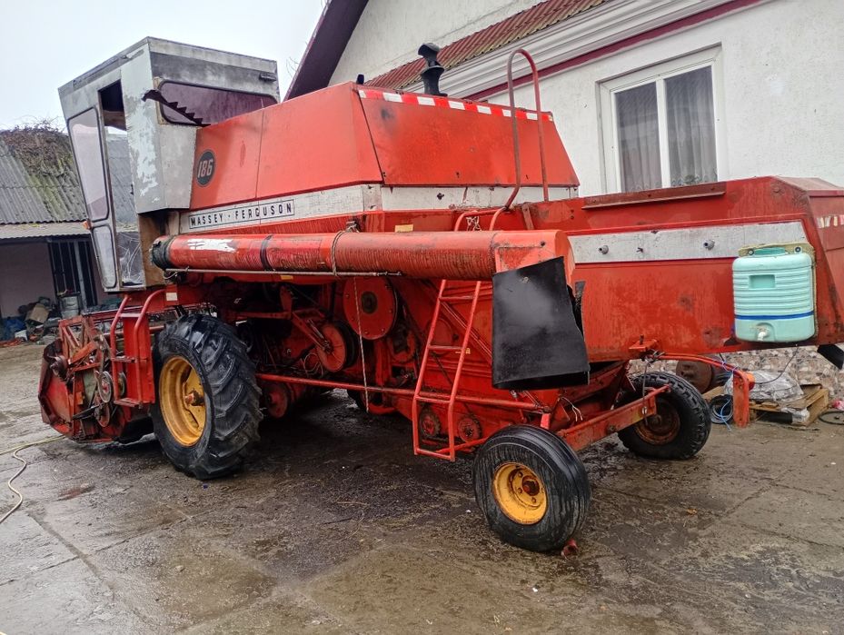 Комбайн Massey Ferguson 186комбайе