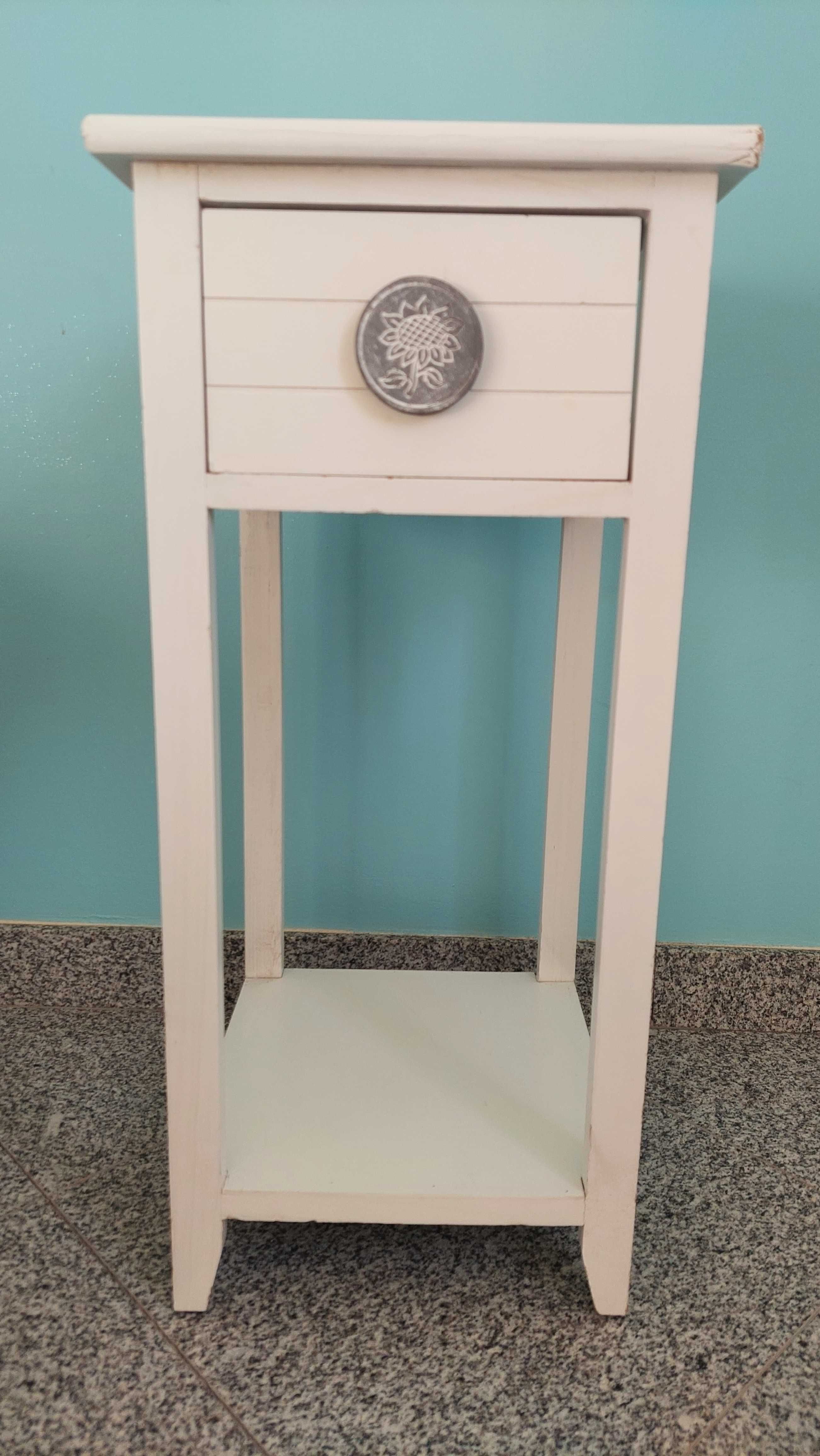 Mesa de cabeceira branca (x1)