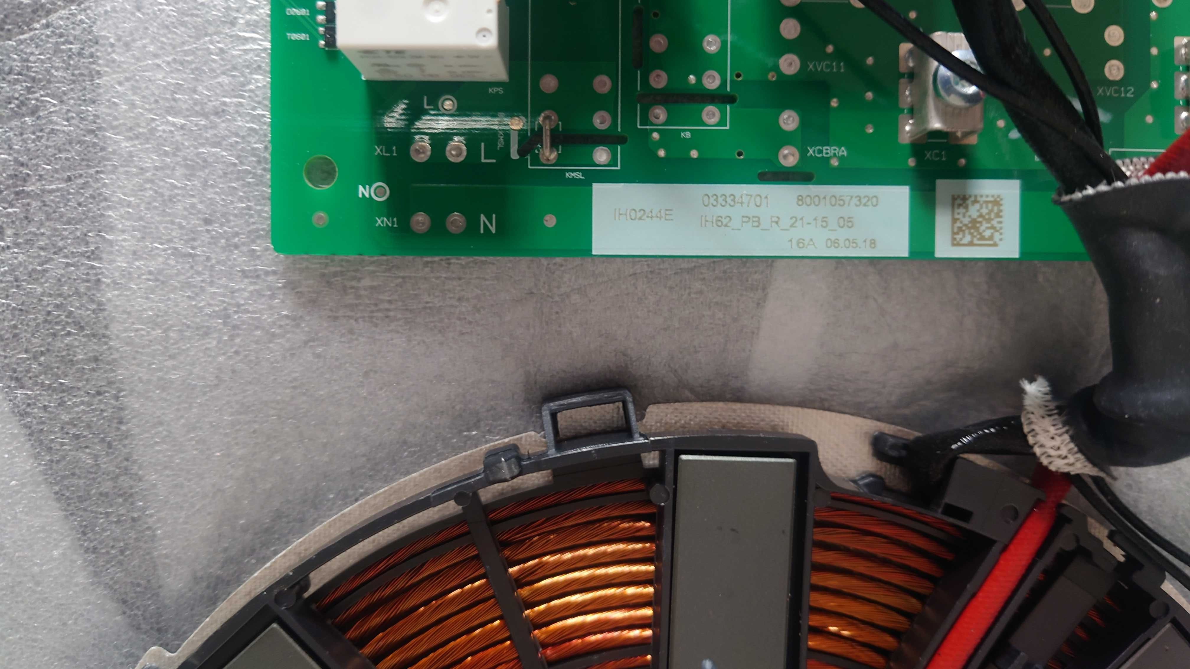 Bosch pie631FB1E elektronika - całe wnętrze