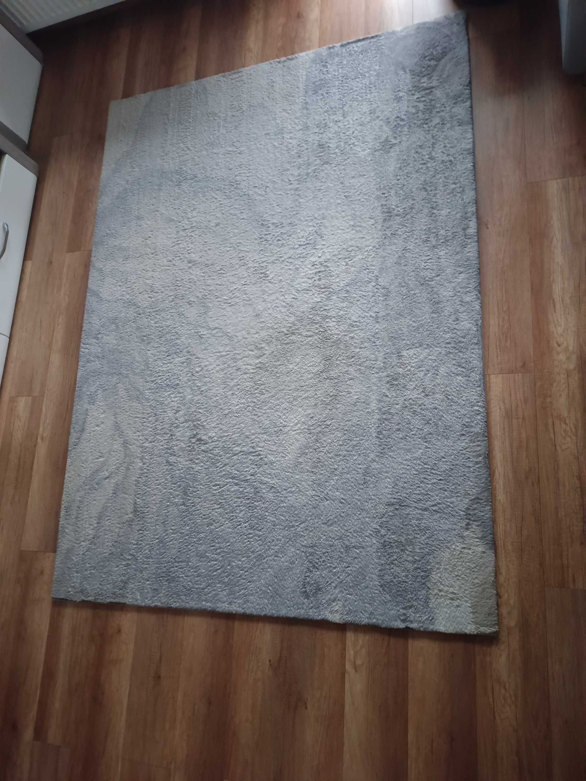 Dywan Visby 160x220 ciepły i miły Black Red White, porządne podbicie