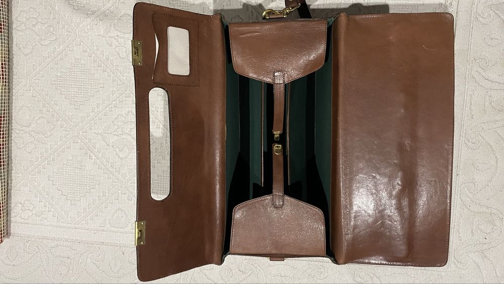 Mala de Pele c Alsa e Fechos