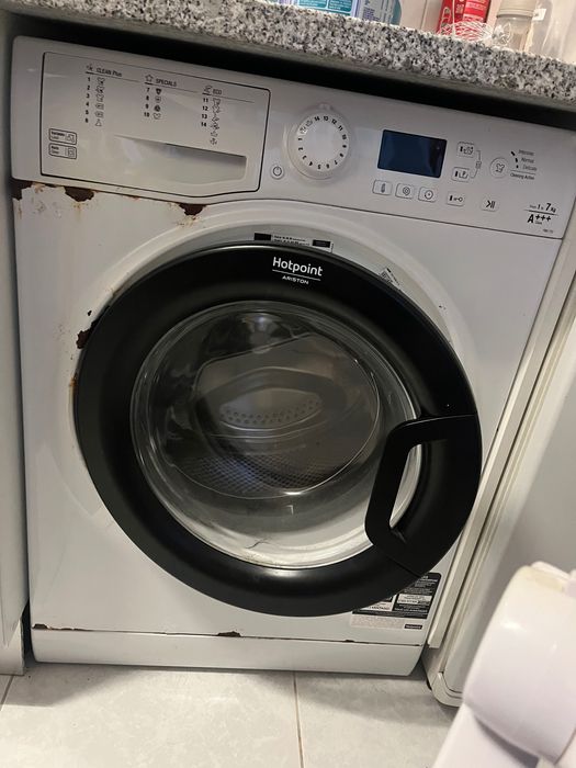 Vendo máquina e móvel por 80€