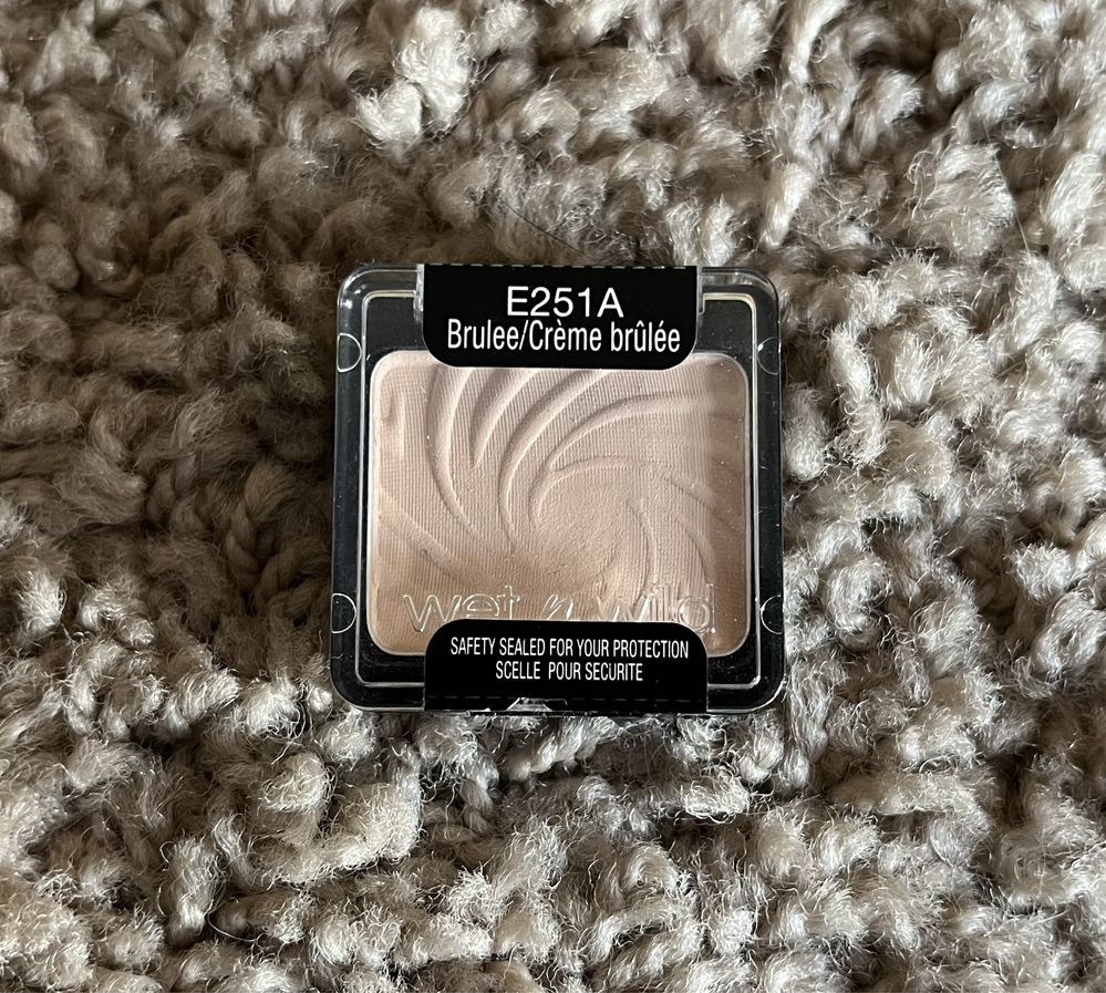 Wet n Wild Creme Brulee cień do powiek cienie wet n’wild