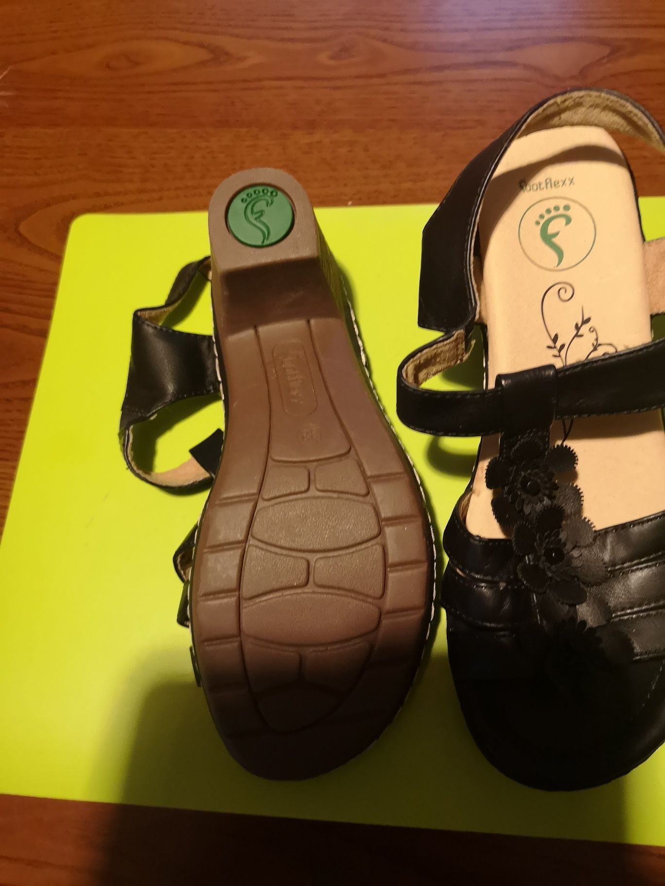Footflexx Sandały damskie roz. 38 (24 cm) na obcasiku 7 cm