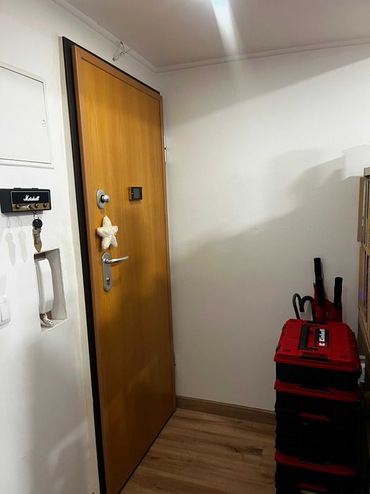 T2 Renovado em Queluz. Excelente localização.