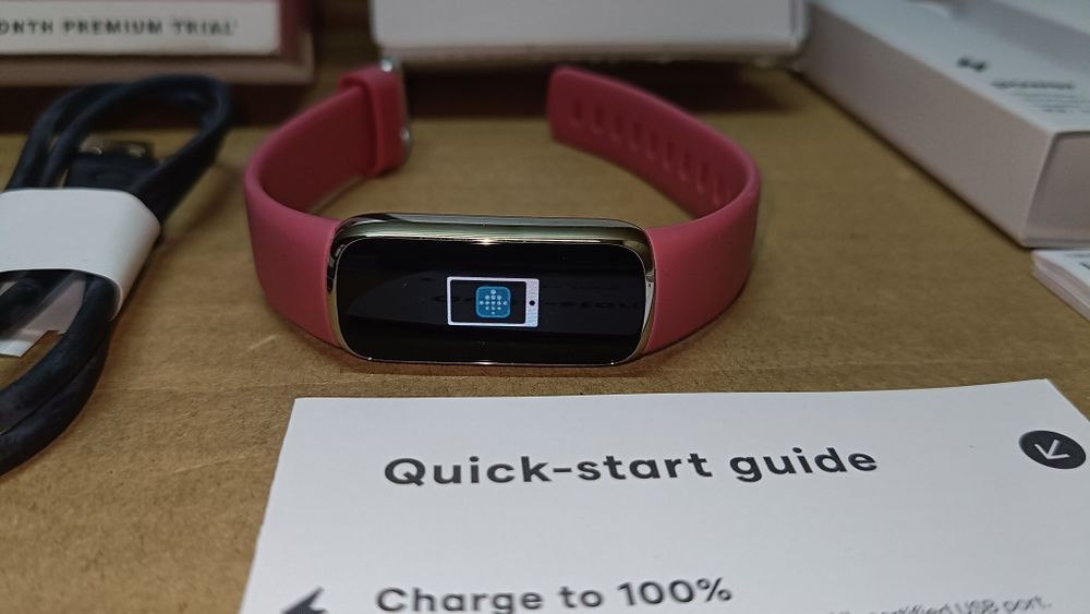 Smartband Fitbit Luxe różowy