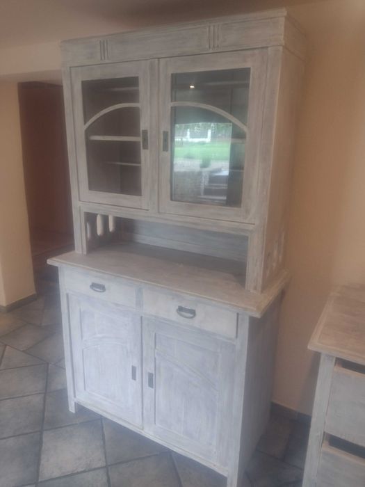 Kredens przedwojenny